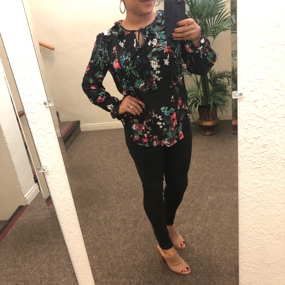 Black long sleeve yolk-tie floral tunic, sz M - Picture 7 of 8